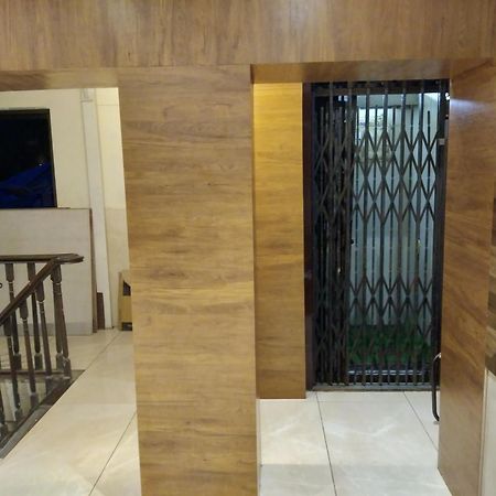 Rk Hotel-Near Grant Road Railway Station 뭄바이 외부 사진