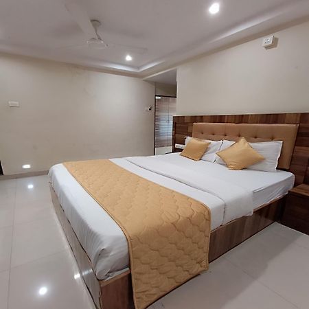 Rk Hotel-Near Grant Road Railway Station 뭄바이 외부 사진