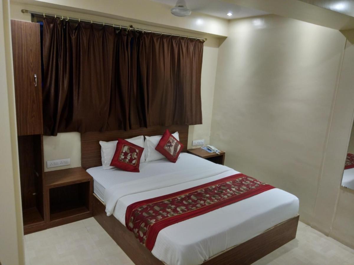 Rk Hotel-Near Grant Road Railway Station 뭄바이 외부 사진