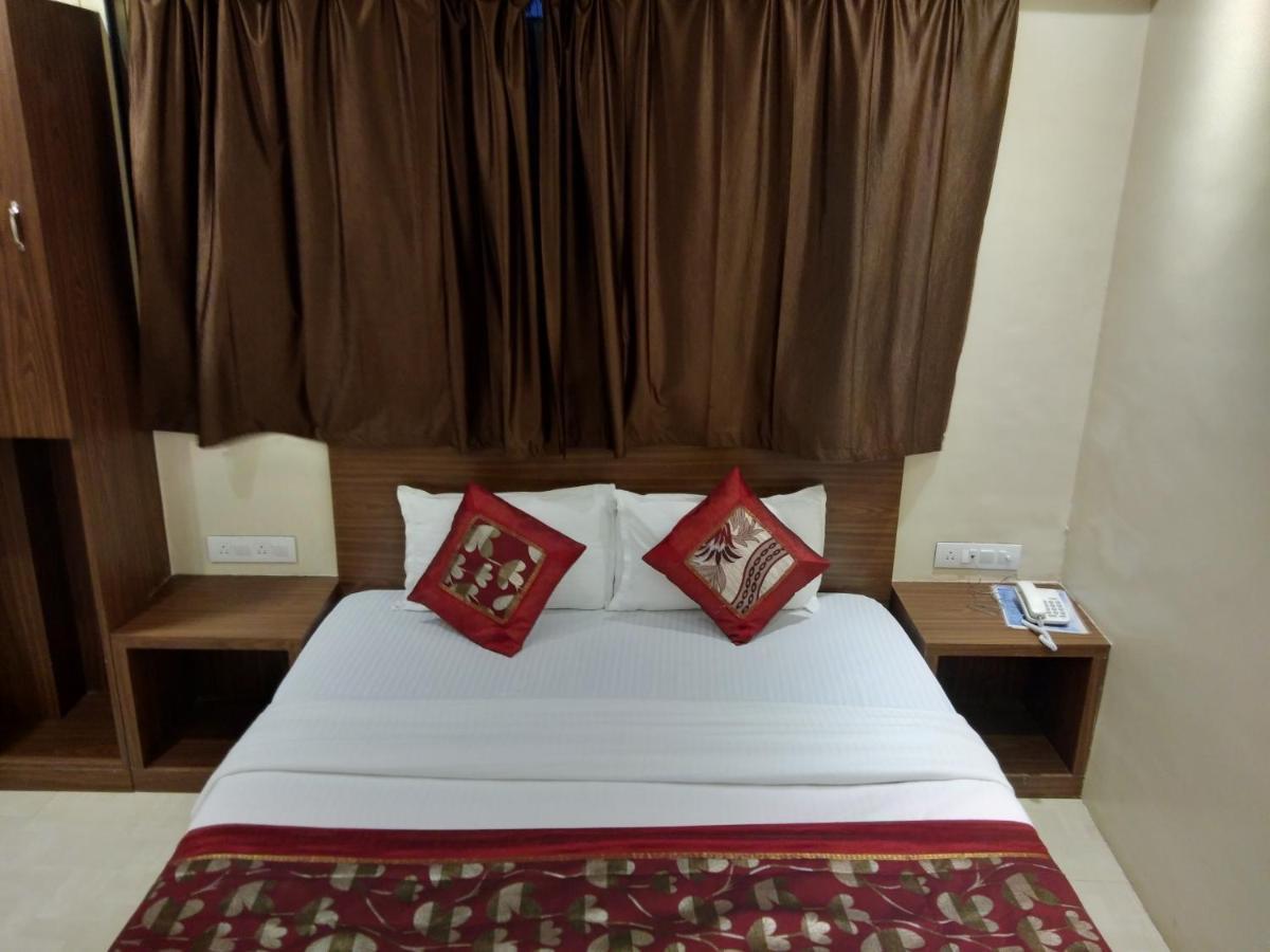 Rk Hotel-Near Grant Road Railway Station 뭄바이 외부 사진