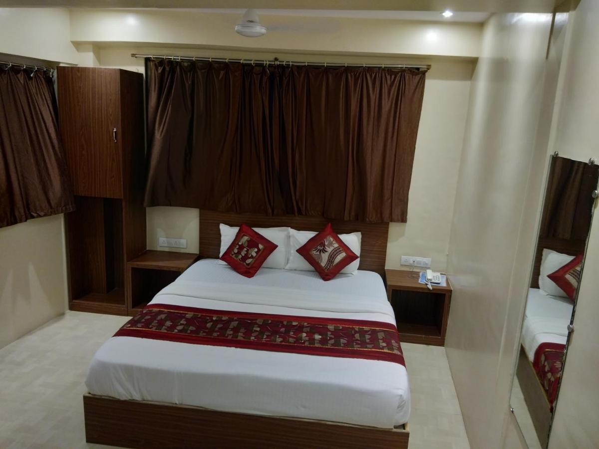 Rk Hotel-Near Grant Road Railway Station 뭄바이 외부 사진