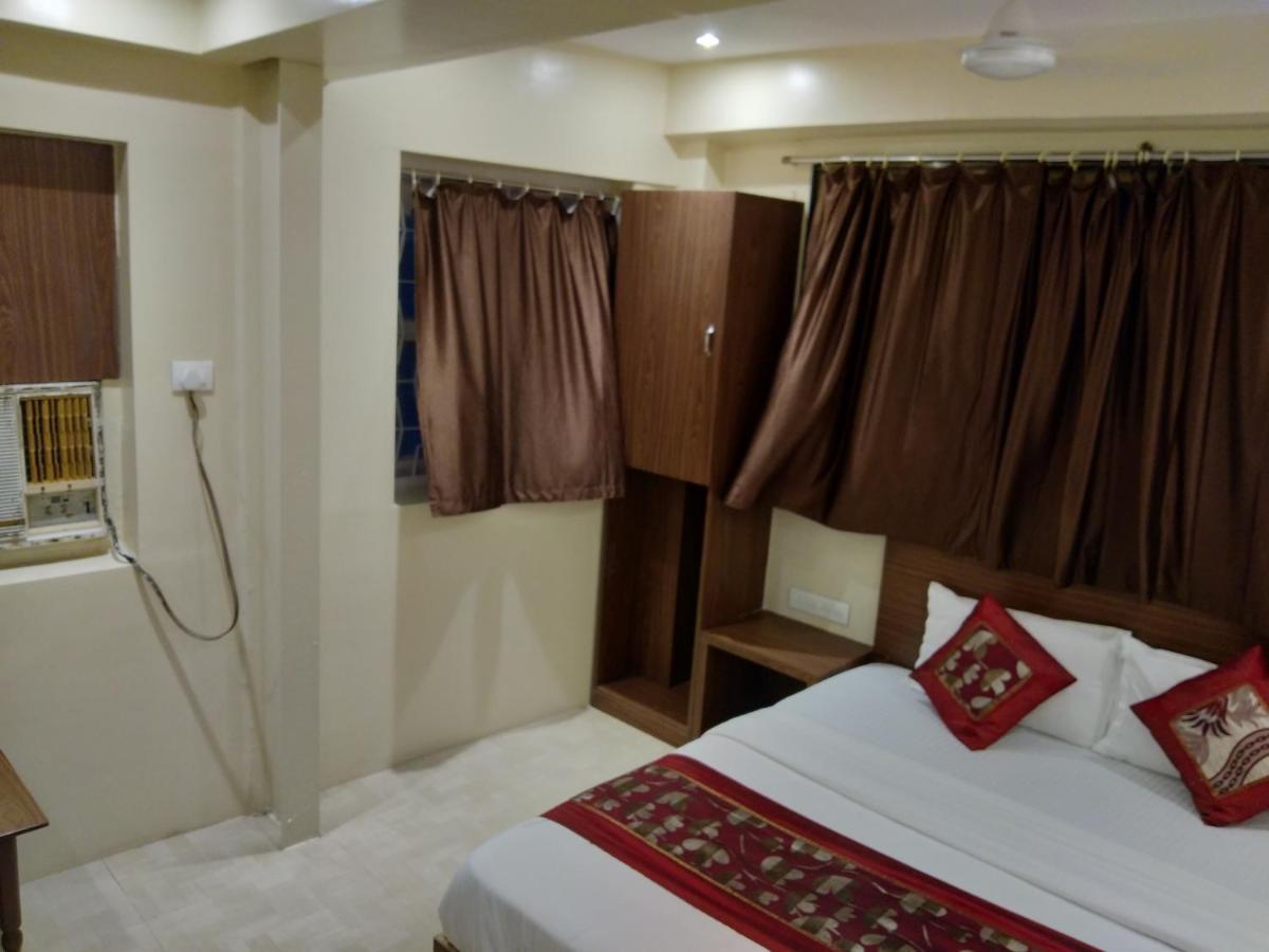 Rk Hotel-Near Grant Road Railway Station 뭄바이 외부 사진