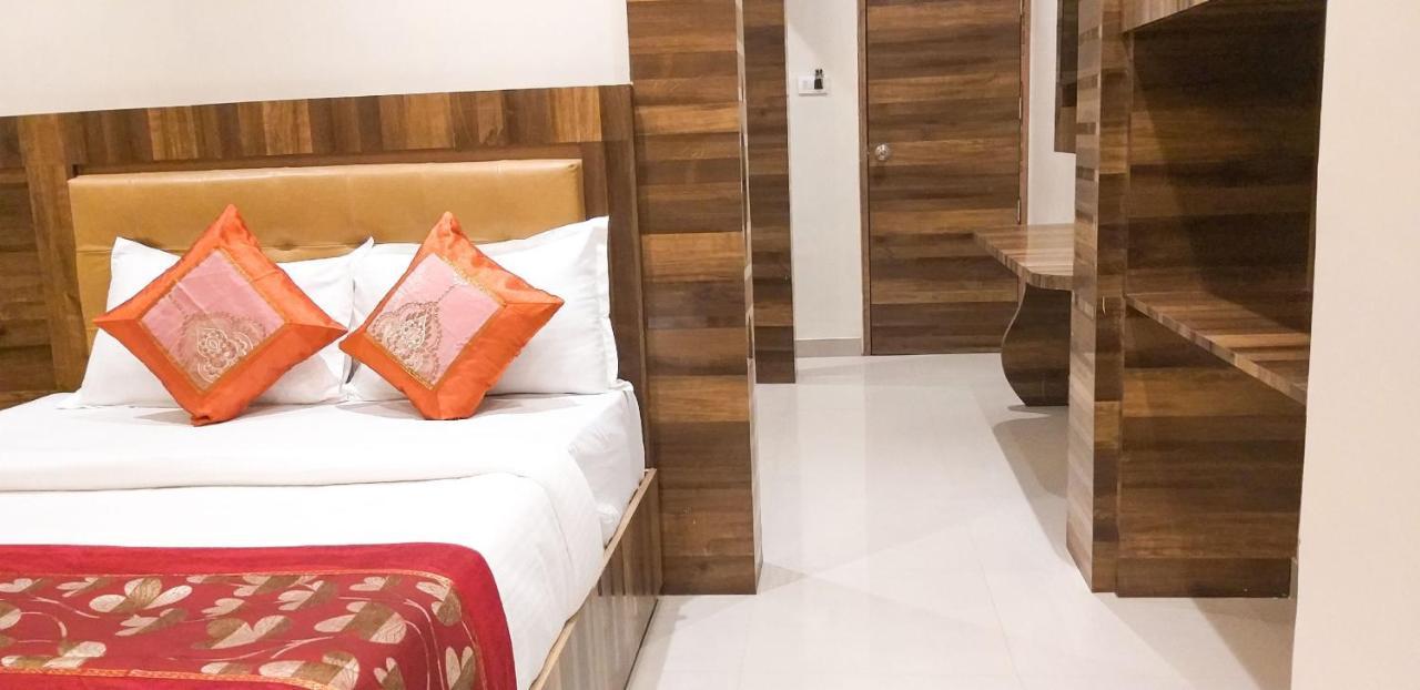 Rk Hotel-Near Grant Road Railway Station 뭄바이 외부 사진