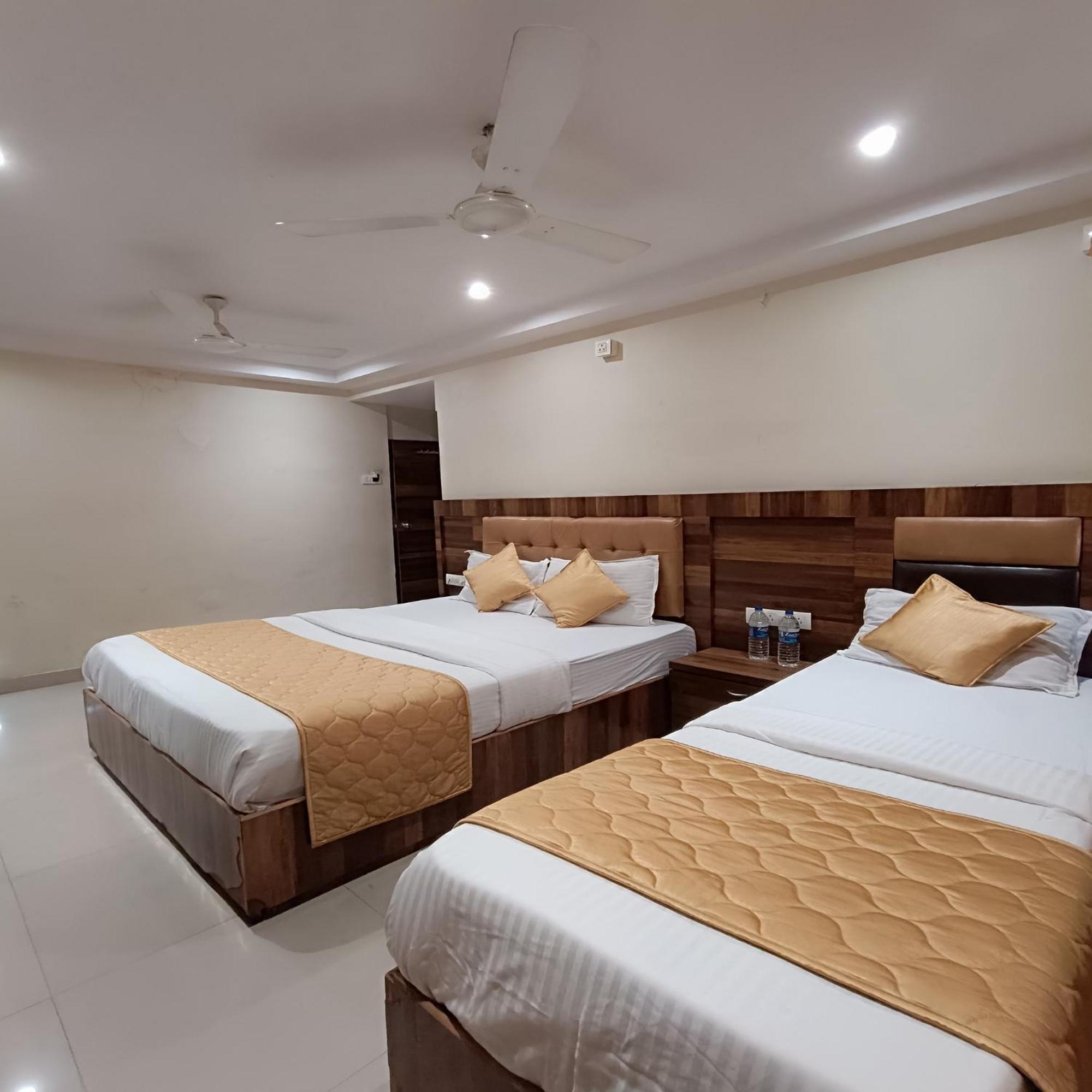 Rk Hotel-Near Grant Road Railway Station 뭄바이 외부 사진