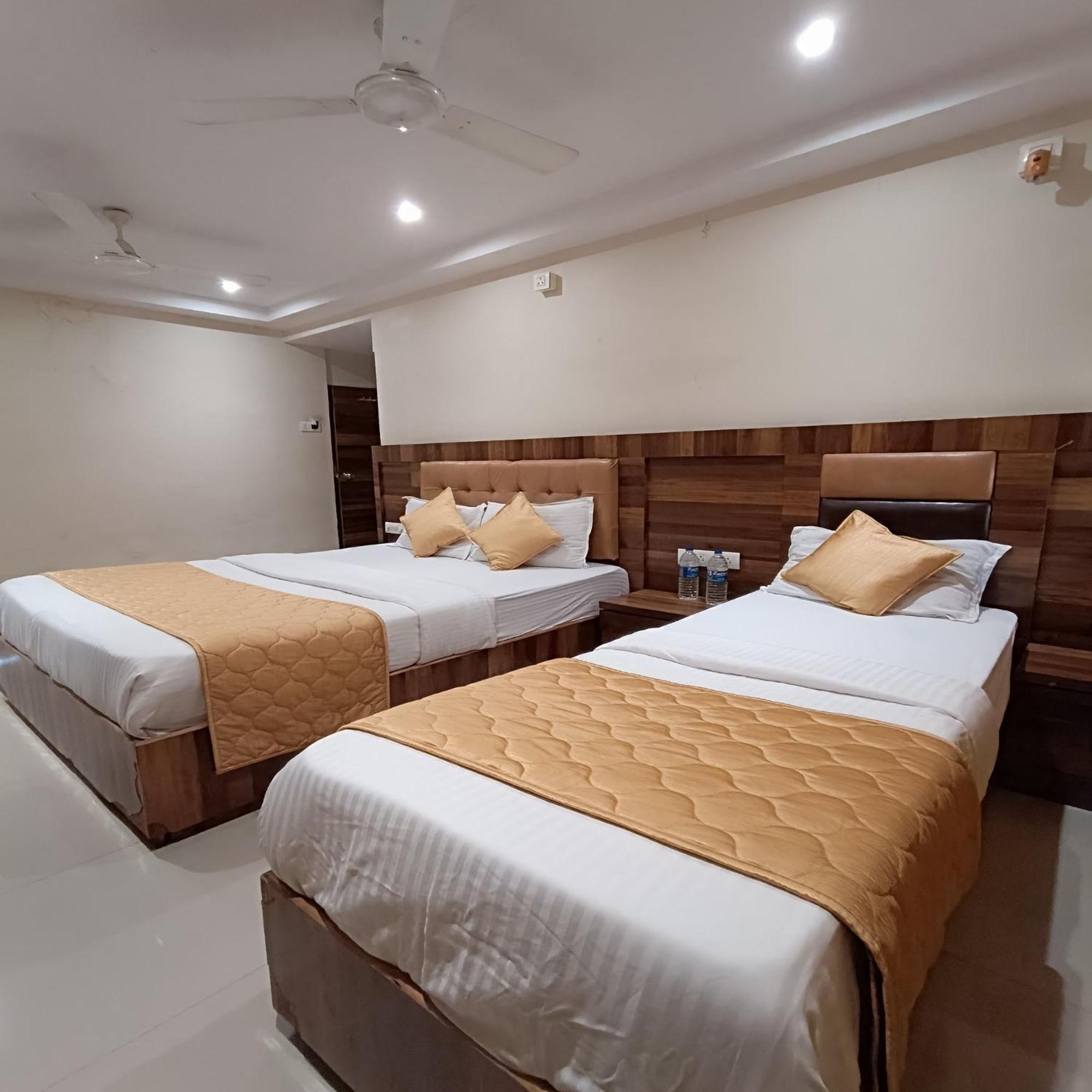 Rk Hotel-Near Grant Road Railway Station 뭄바이 외부 사진
